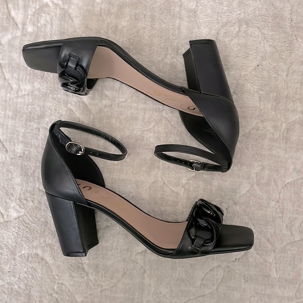 Unisa Denny Heeled Sandals in Black